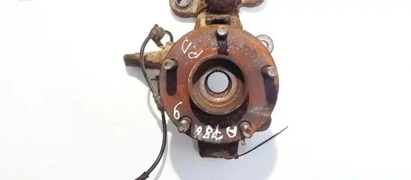 Nissan Primera Front wheel hub