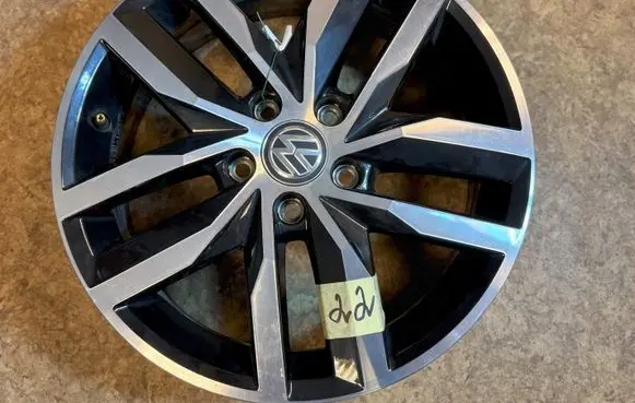 Volkswagen Caddy R17 alloy rim 2K5601025K