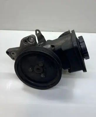 BMW 3 E46 Power steering pump 7692974519 675657501E 14904