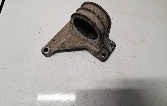 Volvo S80 Engine mounting bracket 