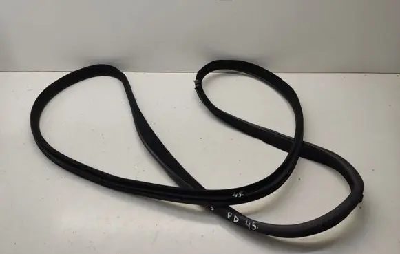 Mercedes-Benz R W251 Front door rubber seal A2516970151