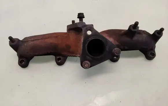 Volkswagen PASSAT B5 Exhaust manifold 