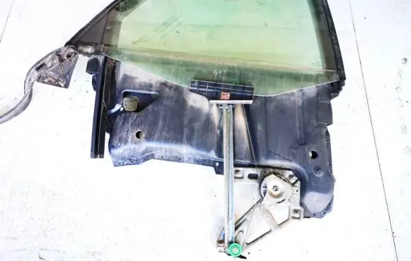 Audi 100 S4 C4 Rear door window/glass frame 