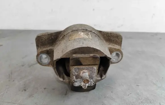 Jaguar XE Engine mount bracket T4N37216
