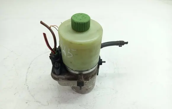 Skoda Fabia Mk2 (5J) Power steering pump 6R0423156B