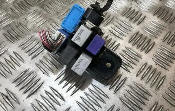 Toyota Avensis T250 Fuse box set 9008087019 90080-87019