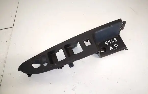 Mazda 2 Front door window switch trim df73684l6 df73-684l6