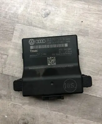 Volkswagen PASSAT CC Gateway control module 3C0907530N 28403223 3C0907951