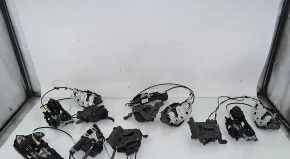 BMW 5 GT F07 Front door soft close latching motor 7148475 7149448 7149447