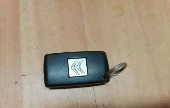 Citroen C4 Grand Picasso Ignition key/card 6490QV 649037 6490QT
