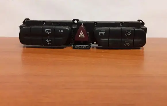 Mercedes-Benz C W203 Hazard light switch 2038219058 3436