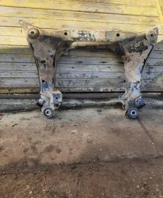 Volkswagen PASSAT B5.5 Front subframe