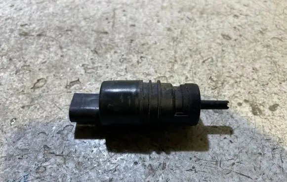 BMW 5 F10 F11 Windscreen/windshield washer pump 8362154 34105C 008117