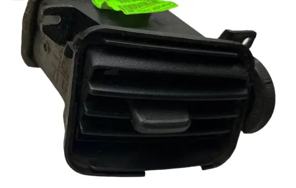 Rear air vent grill
