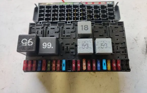Volkswagen Transporter - Caravelle T4 Fuse box set 357937039