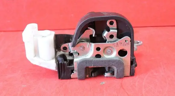 Alfa Romeo 147 Front door lock B792