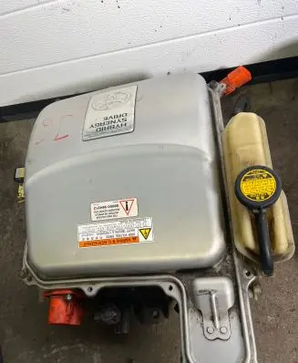 Toyota Prius (XW20) Voltage converter inverter 