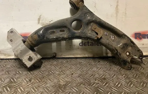 Volkswagen PASSAT CC Front lower control arm/wishbone
