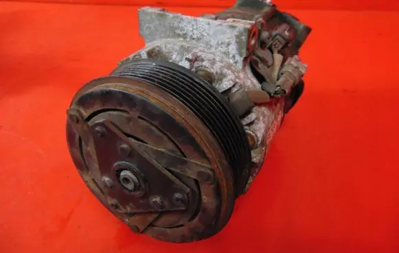 Renault Laguna III Air conditioning (A/C) compressor (pump) 8200890987