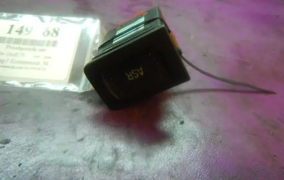 Traction control (ASR) switch