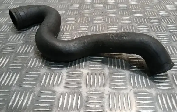 Audi A4 S4 B5 8D Intercooler hose/pipe 8d0145823a