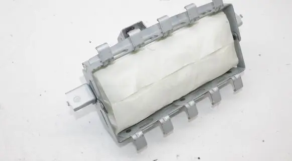 Nissan Leaf I (ZE0) Passenger airbag