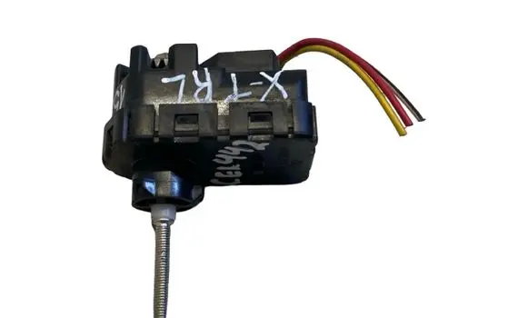 Nissan X-Trail T32 Headlight level adjustment motor 11016N15