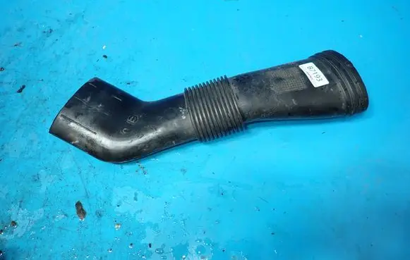 Fiat 500L Air intake duct part 51968077 A947