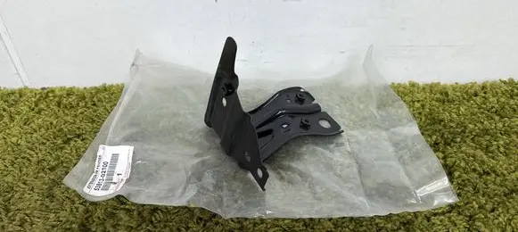 Toyota Auris E180 Fender mounting bracket 53813-02100