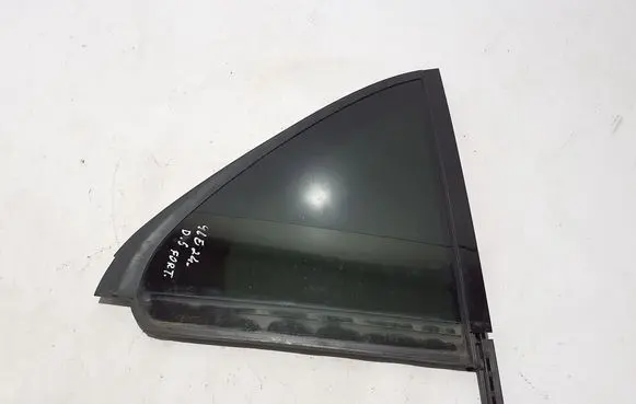 Mercedes-Benz GLE W167 Rear vent window glass A1677304802
