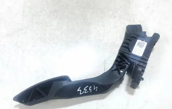Volkswagen Golf VII Accelerator throttle pedal 5q2723503d 6pv01062105
