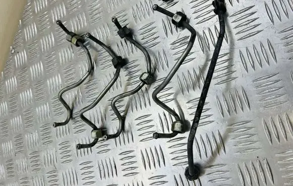 Fuel injector supply line/pipe