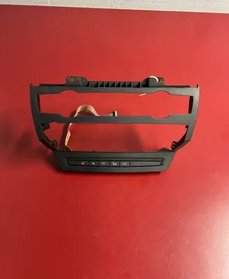 BMW X5 E70 ESP (stability program) switch 6989993 61316989993