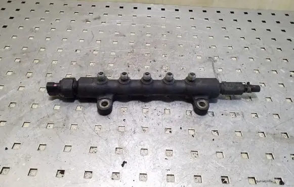 Toyota Avensis T250 Fuel main line pipe