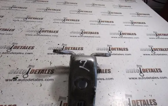 Honda CR-V Front door upper hinge