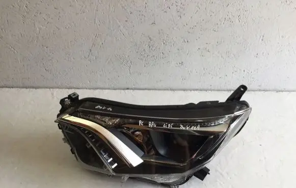 Toyota RAV 4 (XA40) Headlights/headlamps set 