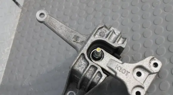 KIA Ceed Engine mount vacuum valve 21812-J7300