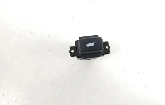Honda CR-V Tailgate/boot open switch button M20419