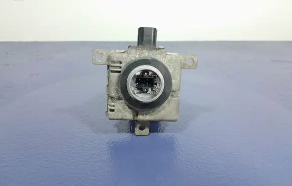 Mitsubishi Outlander Voltage converter/converter module W3T23371