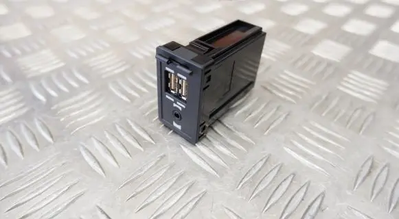 Lexus RX 450H USB socket connector 8619078010