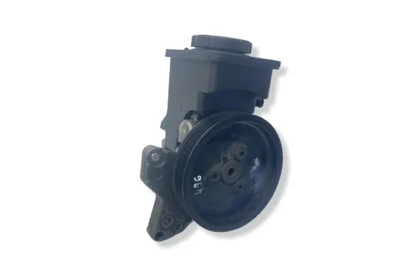 BMW 5 E60 E61 Power steering pump 6762279