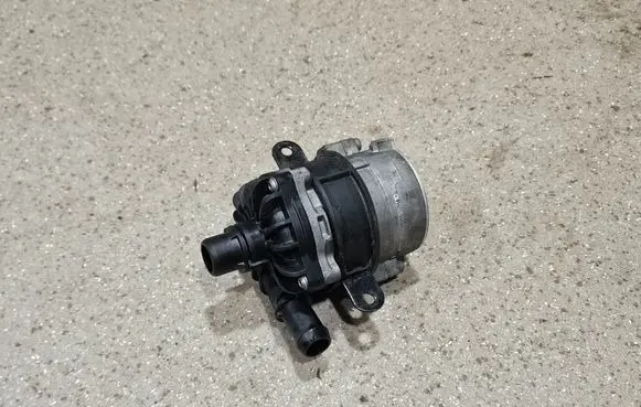 Volvo XC90 Electric auxiliary coolant/water pump 31338384
