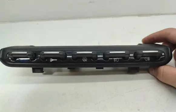 Alfa Romeo Giulietta Multifunctional control switch/knob 156099243