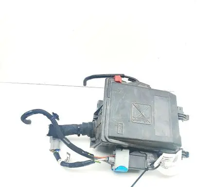Peugeot 308 Fuse module 9803299780 9801448680