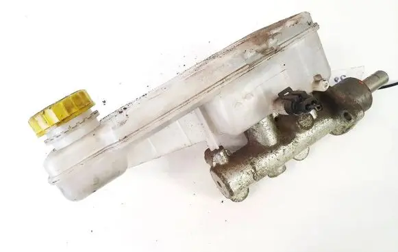 Master brake cylinder
