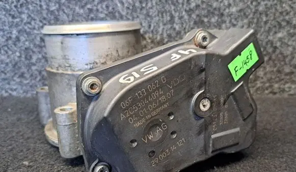 Audi A4 S4 B6 8E 8H Throttle valve 06F133062G