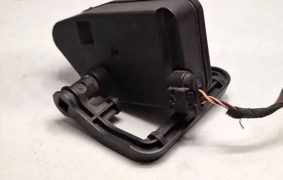 BMW 3 E90 E91 Radiator active air flap actuator 6938297