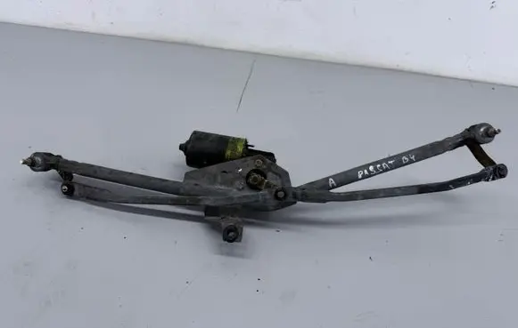 Volkswagen PASSAT B4 Front wiper linkage and motor 357955113C