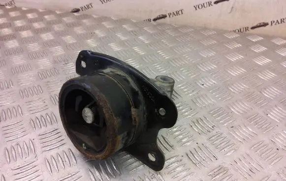 Chevrolet Captiva Engine mount bracket H61755A