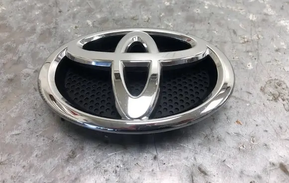 Toyota Auris 150 Manufacturer badge logo/emblem 7531212320BILI 7531212320